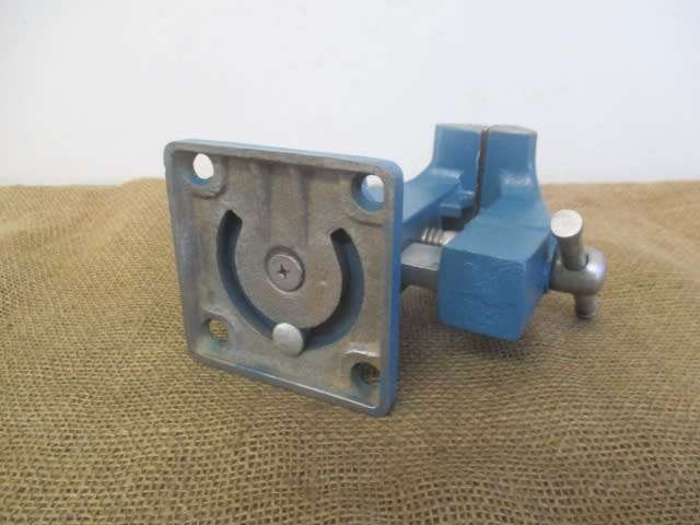 Nice And Sturdy Cast Iron Swivel Head Workshop Bench Vise