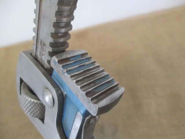 Nice Gedore 225/300 Adjustable Pipe Wrench     SA