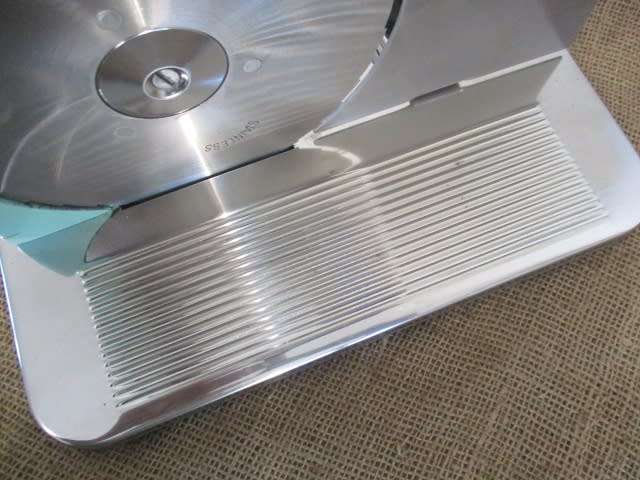 Neat Vintage Pineware Stainless Bread Slicer