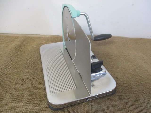 Neat Vintage Pineware Stainless Bread Slicer