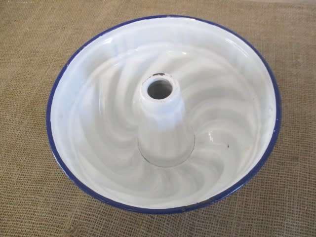 Rare Large Size Vintage Old Fashioned Enamel Jelly Mould