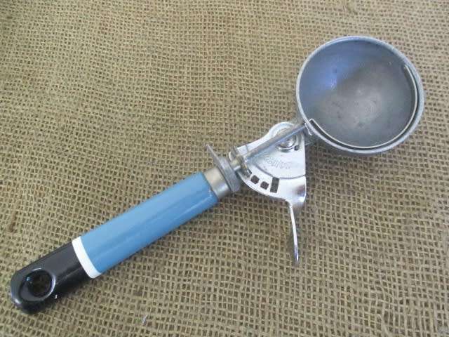 Vintage Nutbrown Ice Cream Scoop