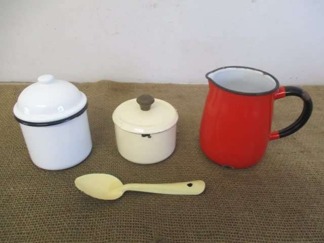 Four Vintage Old School Enamel Ware Pieces