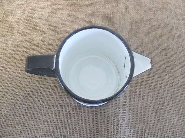 Lovely Vintage Old School Enamel 1,2 liter Milk Jug