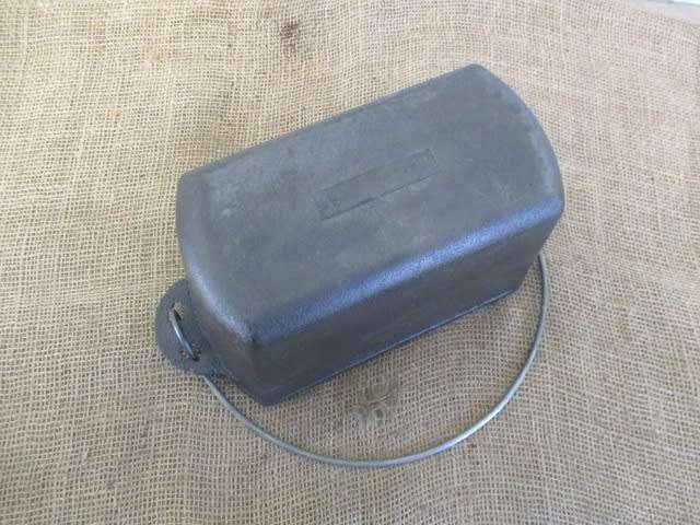 Nice AfriTrail Cast Iron Bread Pot With Covering Bag