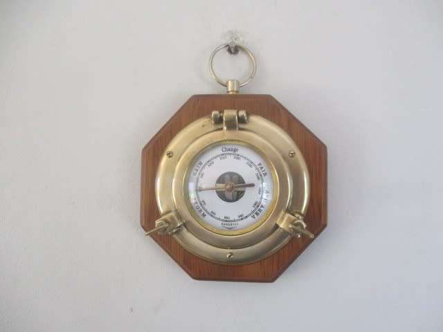Beautiful Vintage Wall Mounted Brass Barostar Maritime Barometer