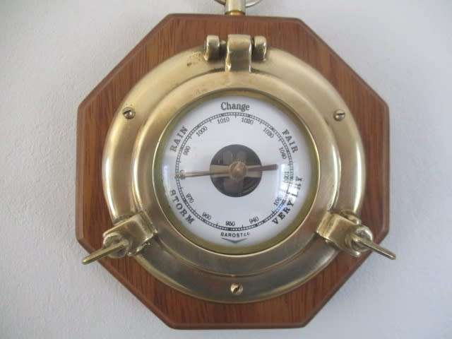 Beautiful Vintage Wall Mounted Brass Barostar Maritime Barometer