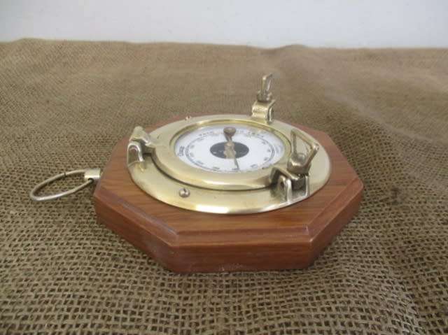 Beautiful Vintage Wall Mounted Brass Barostar Maritime Barometer