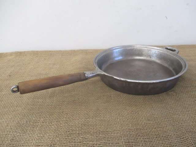 A Perfect Large Vintage Cast Iron No 3 Frying Pan
