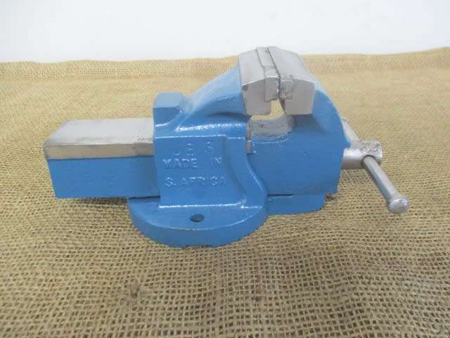 Nice And Sturdy Record C 2 1/2 inch Cast Iron Workshop Bench Vise     Made In SA