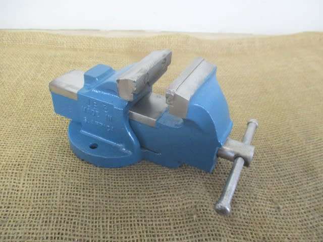 Nice And Sturdy Record C 2 1/2 inch Cast Iron Workshop Bench Vise     Made In SA
