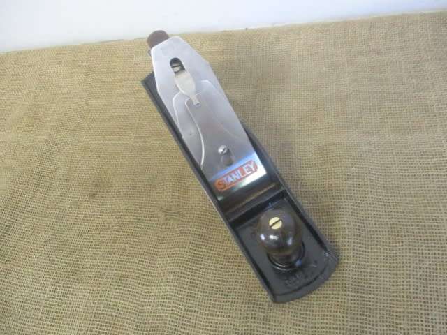 The Reliable Foreman.....This Clean Neat Vintage Stanley Bailey No 5 1/2 Hand Plane        England