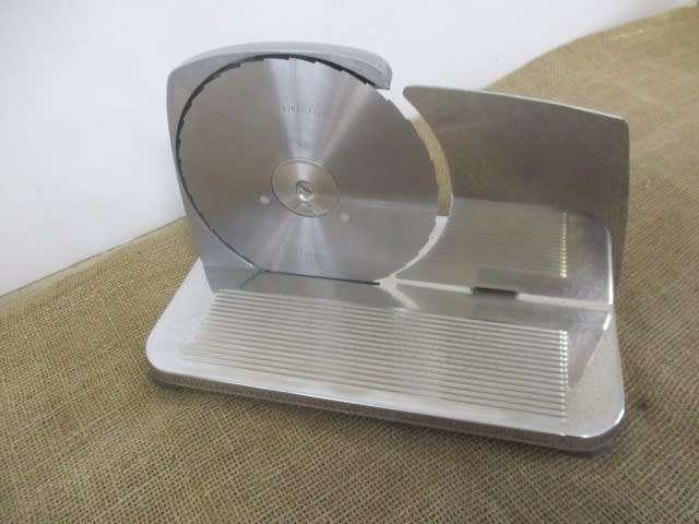 For Michelle`s Bid Only - Good Vintage Pineware Stainless Bread Slicer