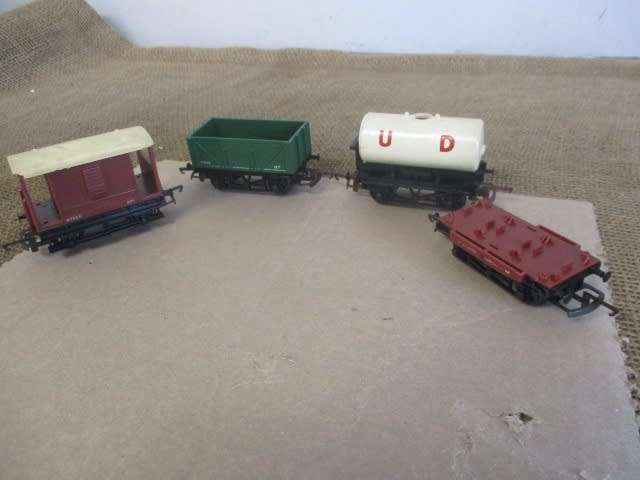 For Repairs, Spares Or An Add-On....Joblot Of Six Vintage Model Railway Train Wagons Mostly Tri-ang