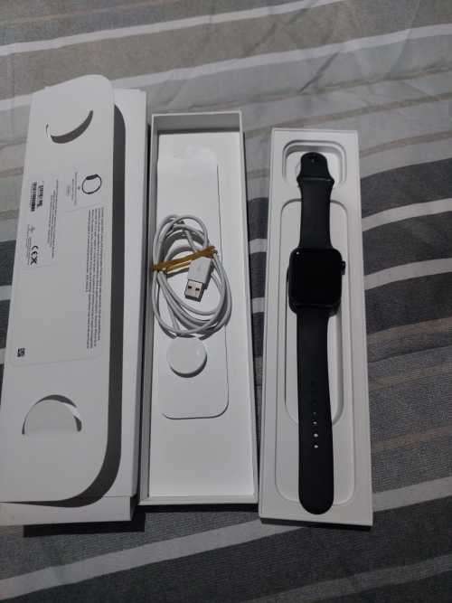 Apple Watch SE 44mm Space Grey GPS