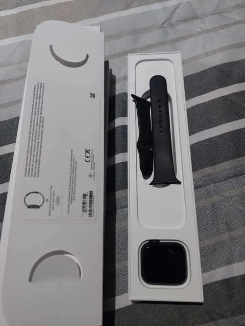 Apple Watch SE 44mm Space Grey GPS