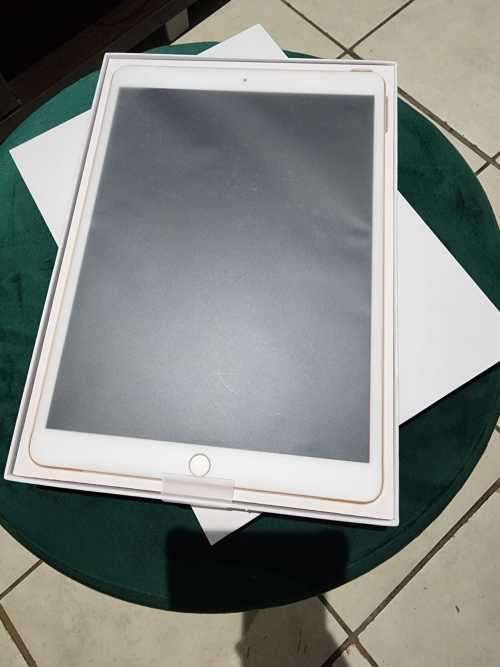 Apple iPad Air 3rd Gen 64GB,Wi-Fi + Cellular