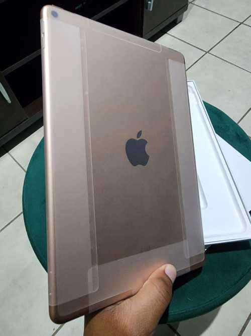 Apple iPad Air 3rd Gen 64GB,Wi-Fi + Cellular