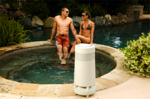 ***value R20,500*** SOUNDCAST OUTDOOR WIRELESS SPEAKERS URGENT SALE WITH DOCKING STATION