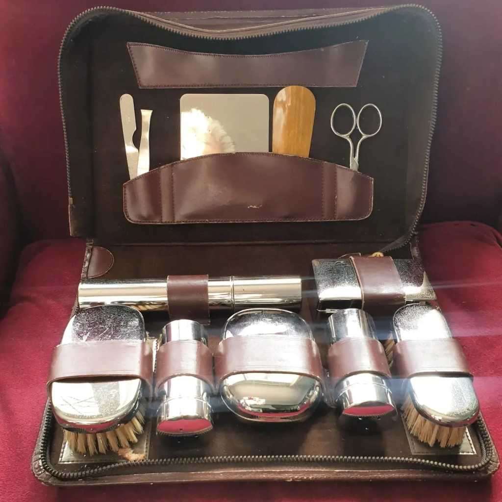 Vintage grooming travel set