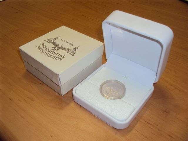 ***VERY SCARCE*** 1994 Presidential Inauguration R1 - VIP Coin