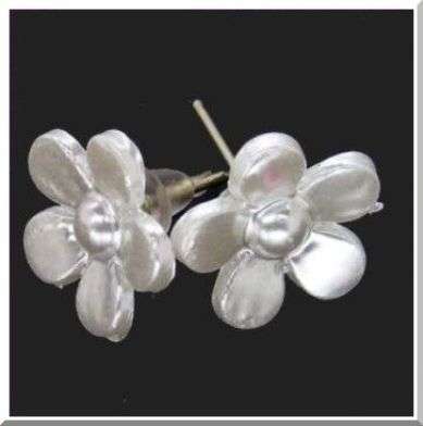 Flower Power White Earrings