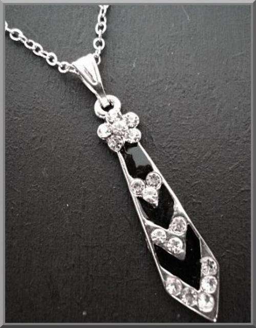 Charming Diamante Tie Necklace