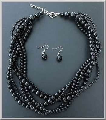 Stunning Black Pearl Necklace and Earring Set