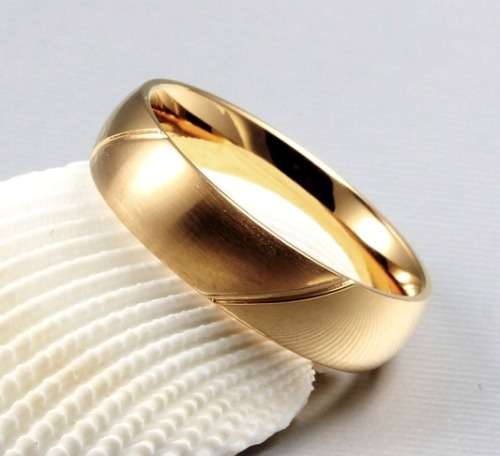Goldtone 316L Stainless Steel Wedding Band Ring. Size 9-12  (S-Y)