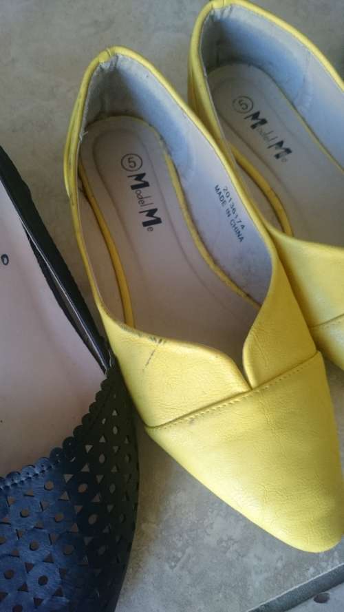 4x PAIRS SIZE 5 SHOES. FLATS AND BOOTS.