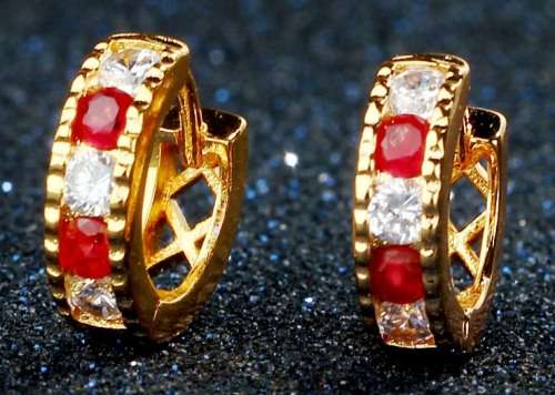 GLAMOUR WEAR~ 1.10t Ruby Red & White CZ Ladies Huggie Earrings