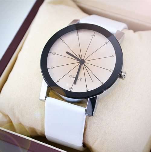 Analog Quartz Watch Faux Leather - White