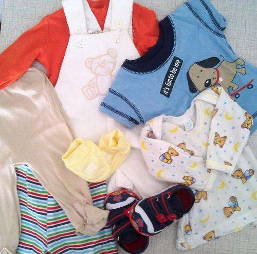 Lot of baby clothing   (0-3m)  8 items!!