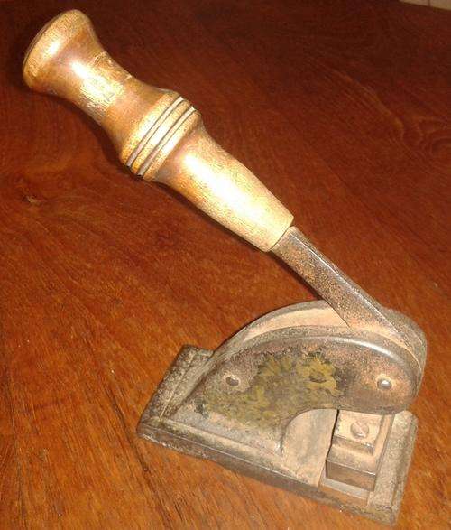 Lawyers Embosser C1900.