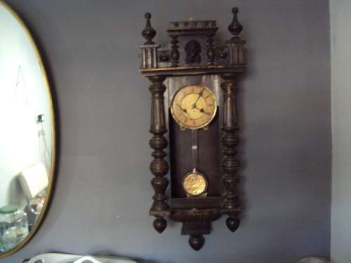 VINTAGE WALL CLOCK - WORKING