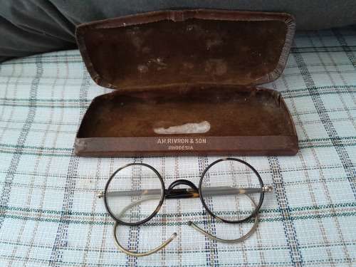 Rhodesia Made Specticals