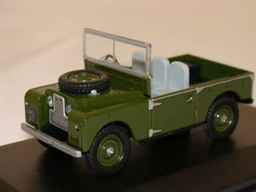 Land Rover by Oxford, S.W.B. NEW IN PERSPEX CASE, 1/43, DIE-CAST