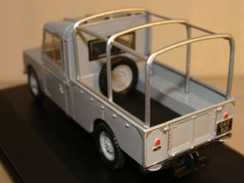 Land Rover L.W.B. by OXFORD, New in Perspex Case, 1/43, die-cast