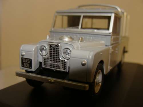 Land Rover L.W.B. by OXFORD, New in Perspex Case, 1/43, die-cast