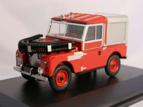 LAND ROVER by OXFORD, FIRE, New in perspex case, 1/43, die-cast, Damaged to Cardboard see image