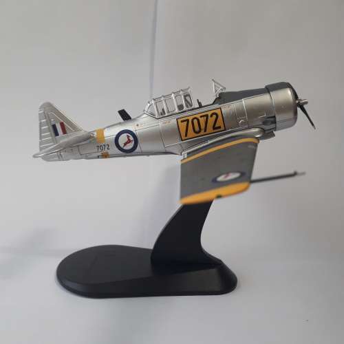 SAAF South African Air Force, HARVARD, 1/72, DIE-CAST, SECOND HAND IN BOX