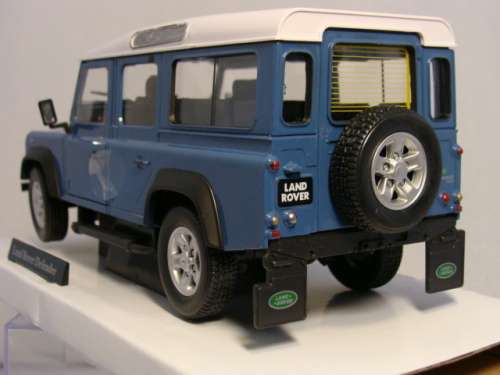 Land Rover Defender, Hongwell, Die-Cast, 1/24, No Box, no stand, been on display