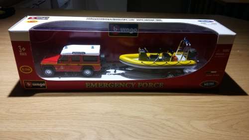 Land Rover 110, Emergncy, with Yellow Boat, Bburago, Die-Cast with Plastic Parts, 1:50, New in Box