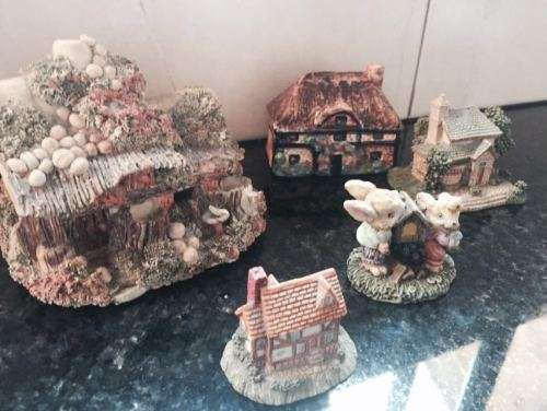 Lot of 5 Miniature Cottages