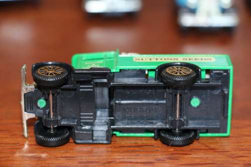 Corgi - Suttons Seeds - Morris Truck