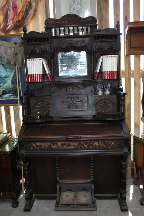 Beautiful Antique Ornate Organ