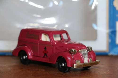 LLEDO Days Gone Diecast Vintage Model Van - 1939 Chevrolet Parcel Van - Hamleys