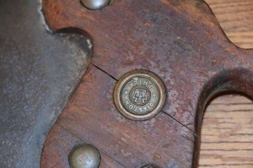 Vintage DISSTON PHILA Carpenters Hand Saw