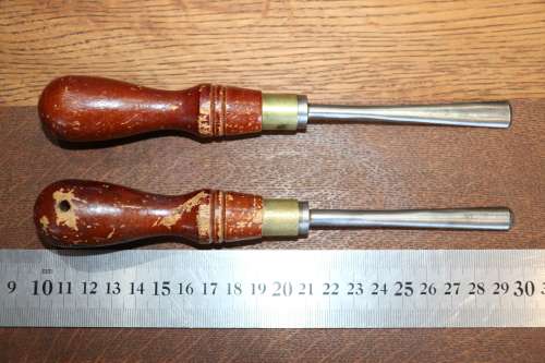 Vintage Carver Chisel Set