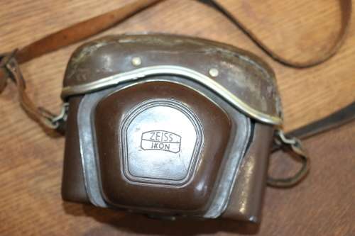 Vintage ZEISS ICON Contessamat SE Film Camera with Zeiss Ikon Color Pantar 1:2.8 / 45 Lens